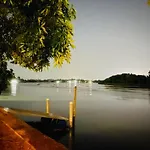 Anaya\'S Lake House