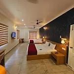 Esaa Airport Hotel