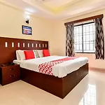 Metro Kochi Business Hotel