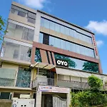 Hotel O New Famy Home