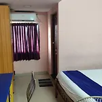 Hotel Tri-Star Regency