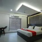 D-Luxe Hotel