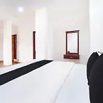 Super Townhouse City Center Ernakulam
