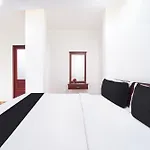 Super Townhouse City Center Ernakulam