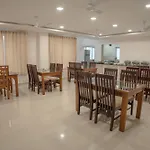 Daffodils Luxury Airport Suites