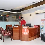 Super Townhouse Malabar Illam