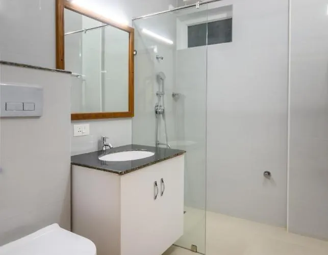 Daffodils Luxury Airport Suites