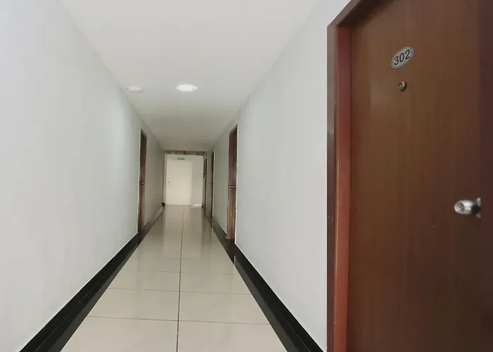 Super Townhouse Malabar Illam