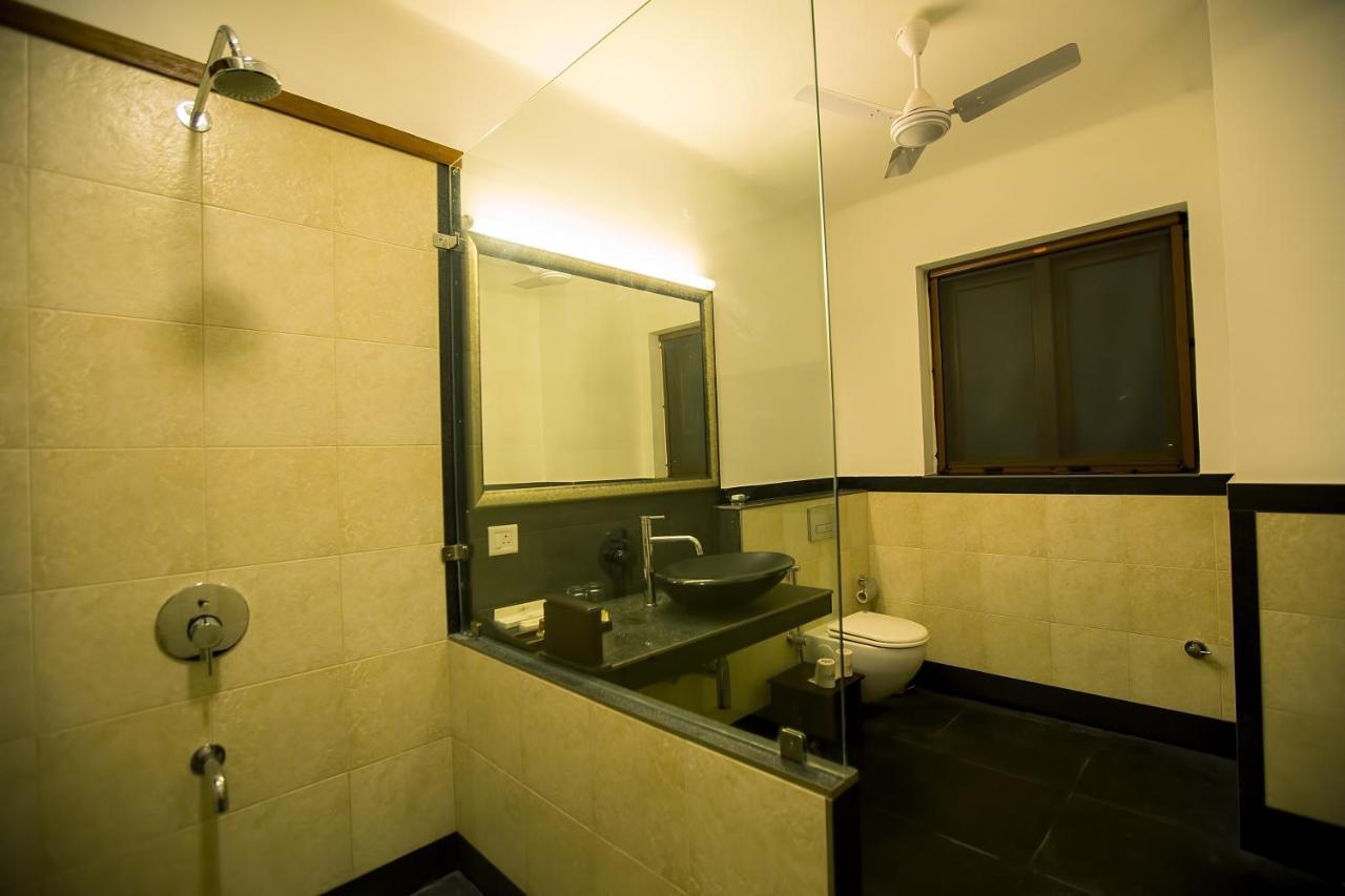 Gate - A Cgh Earth Saha Experience Villa *