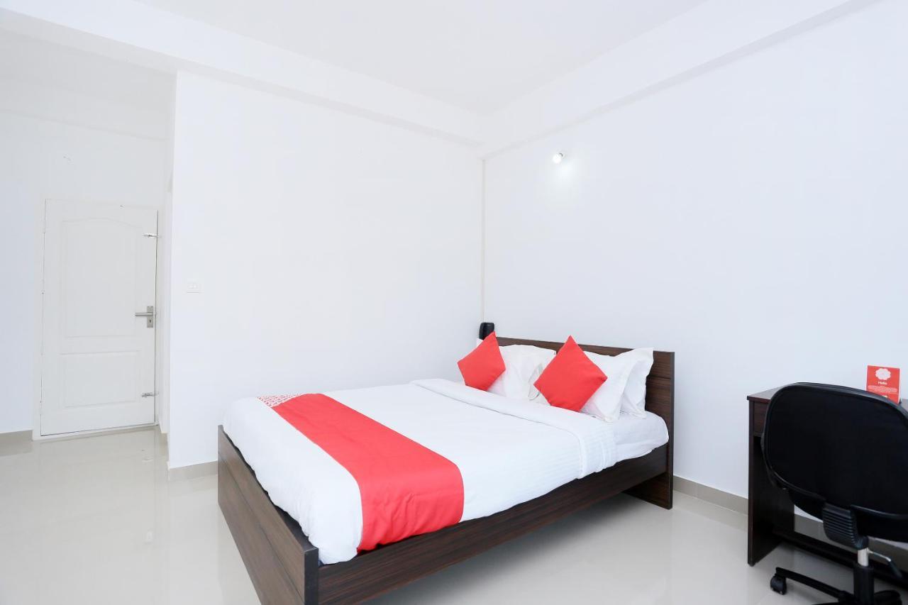 Hotel Flagship Camp Mars Apartments, Kochi