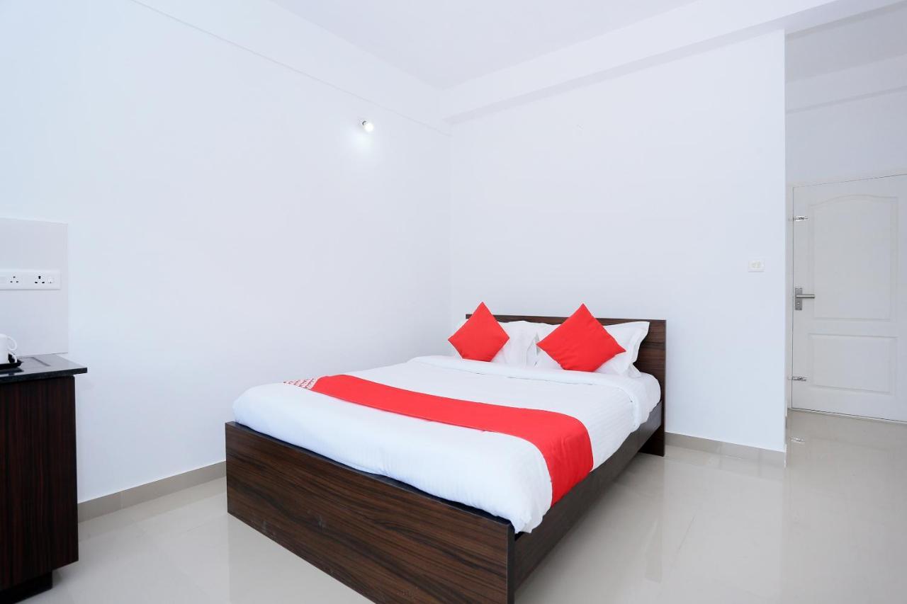 Flagship Camp Mars Apartments, Hotel