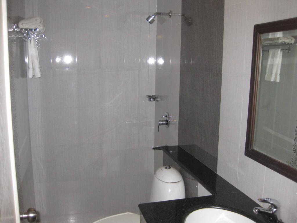 Centre Point Hotel 3*