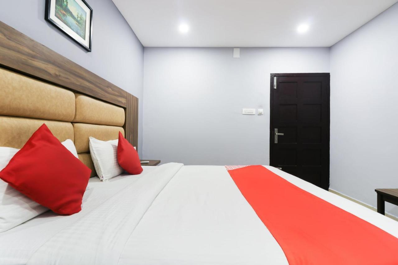 Oyo 44050 Central Queens Hotel Kochi