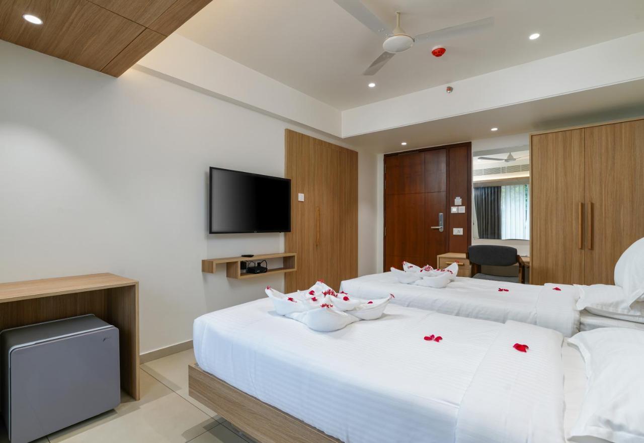 Hotel The Trios 3*