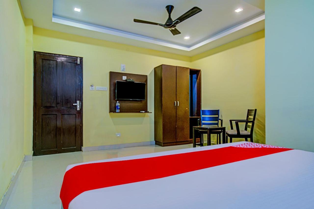 Oyo Flagship 77876 Amigo Suites Kochi
