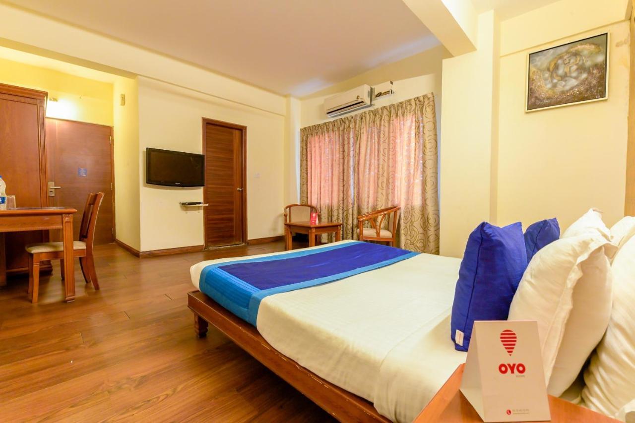 Oyo 4802 Cochin Residency