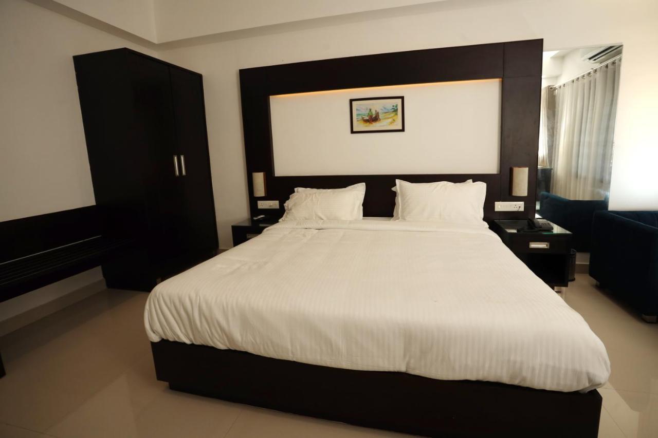 Loveland Residency 4*