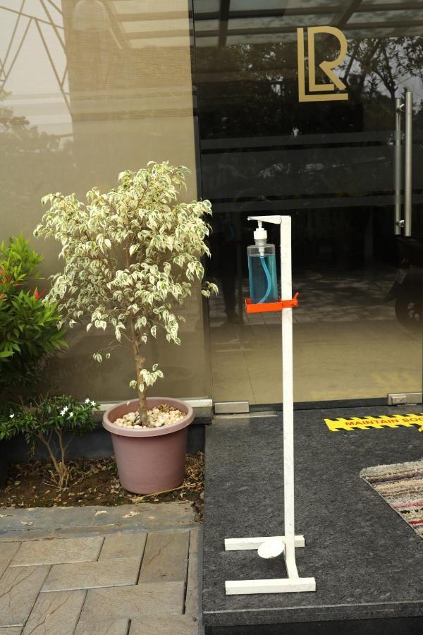 Loveland Residency Hotel 4*