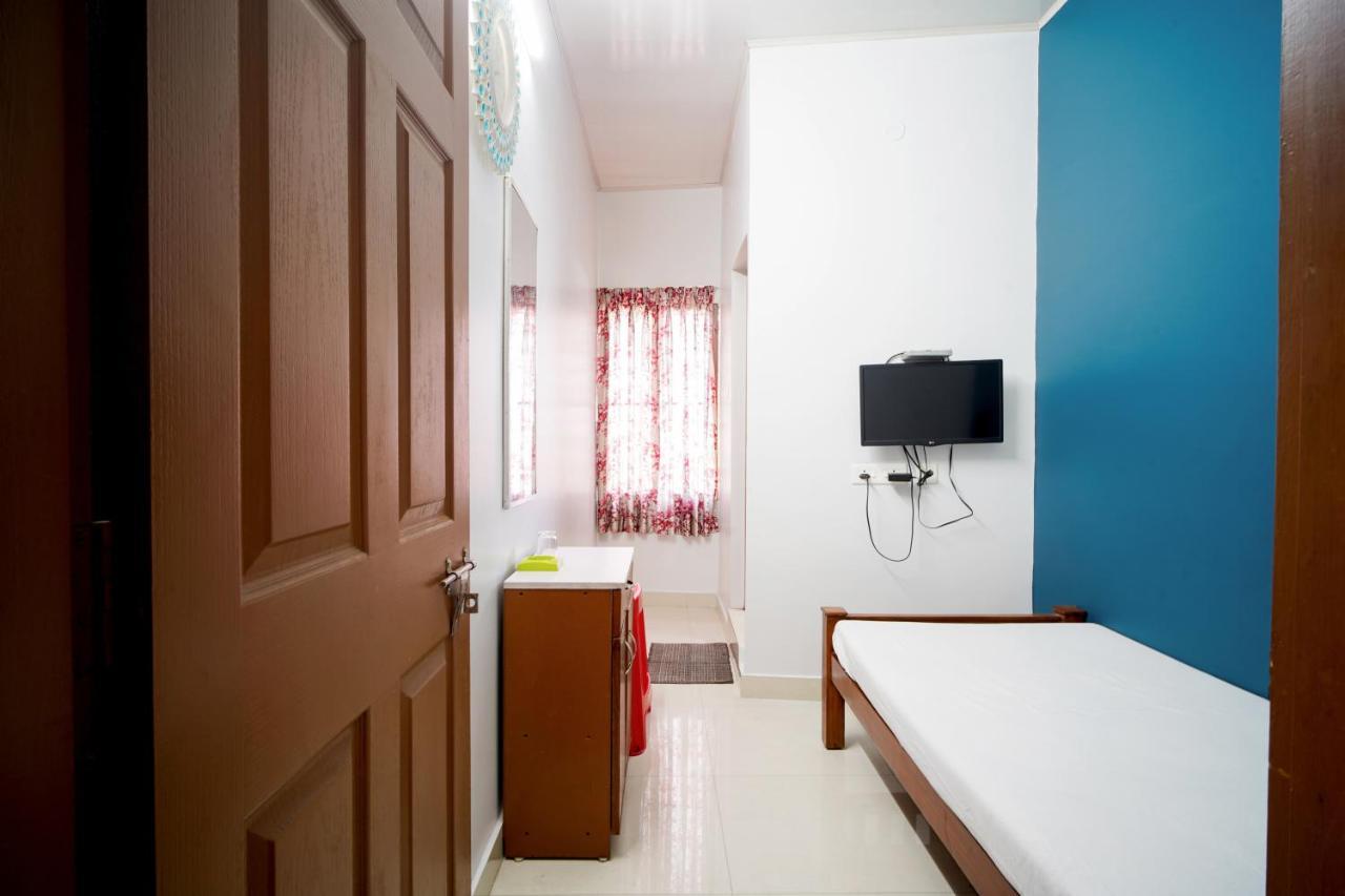 Reach Residency Hotel 2*