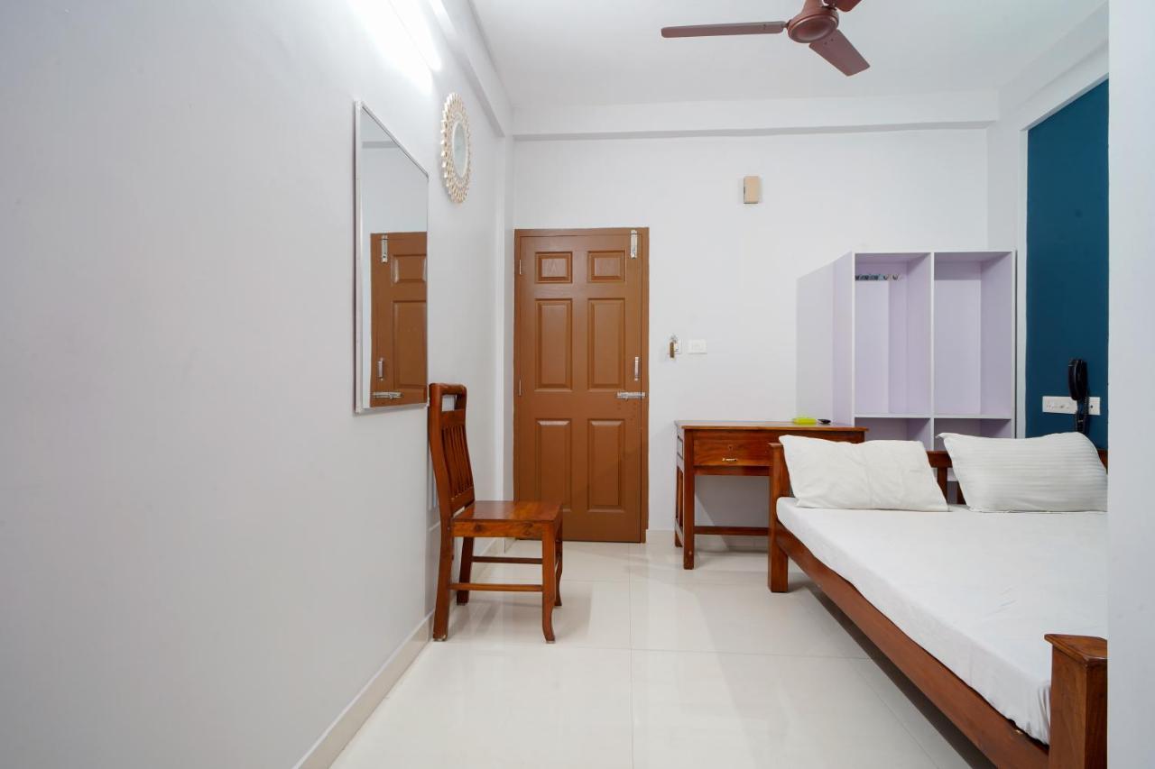 Hotel Reach Residency