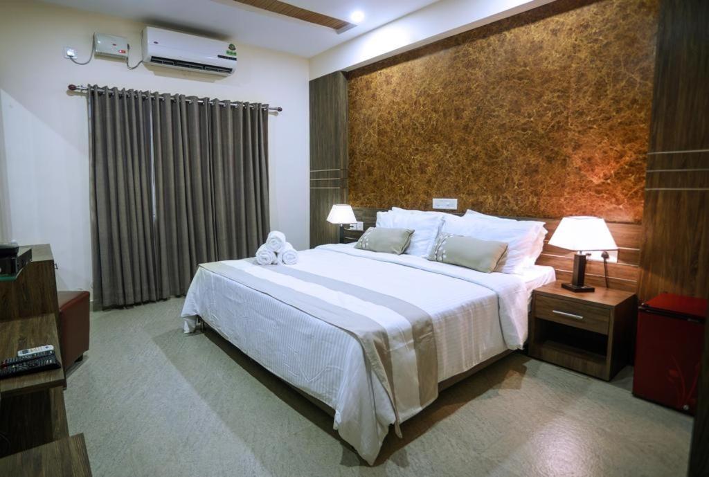 Shams Hotel Kochi