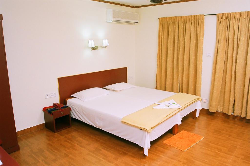 Srinivas 2* Kochi