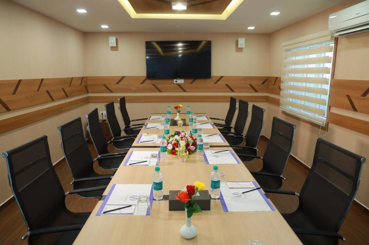 Hotel Flora Charishma Residency Aluva 4*