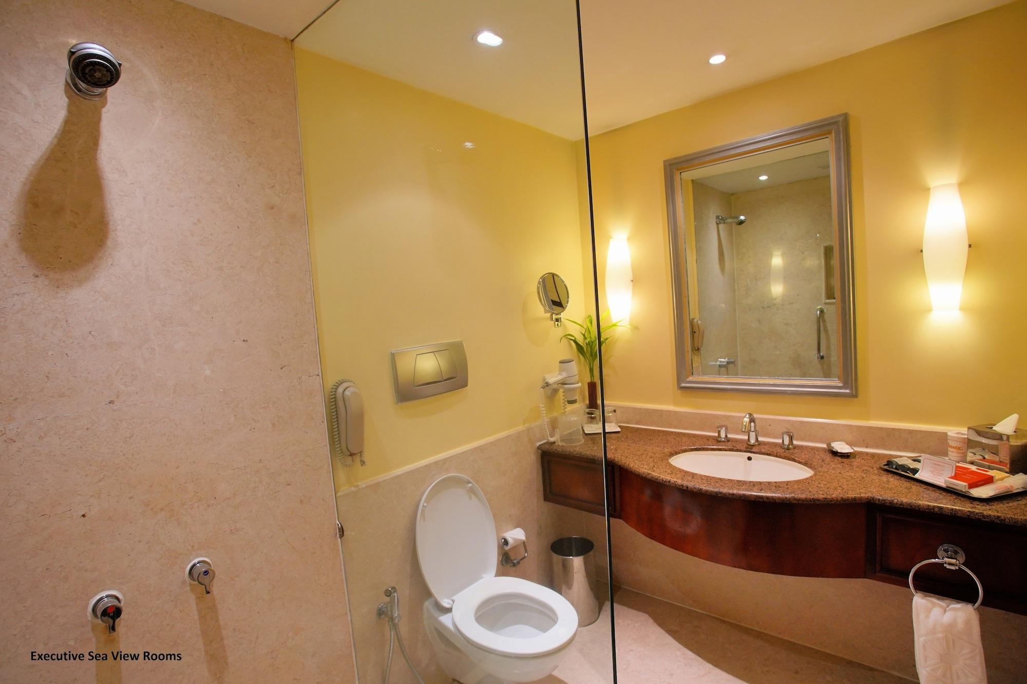 Vivanta Ernakulam, Marine Drive 5*