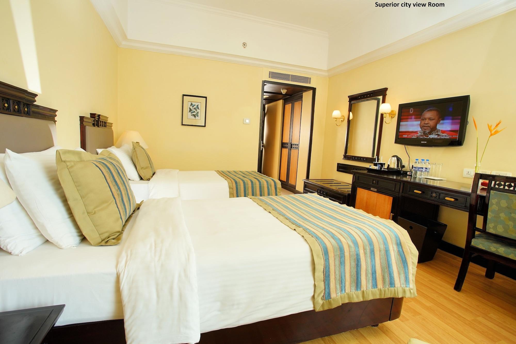 Vivanta Ernakulam, Marine Drive Hotel 5*