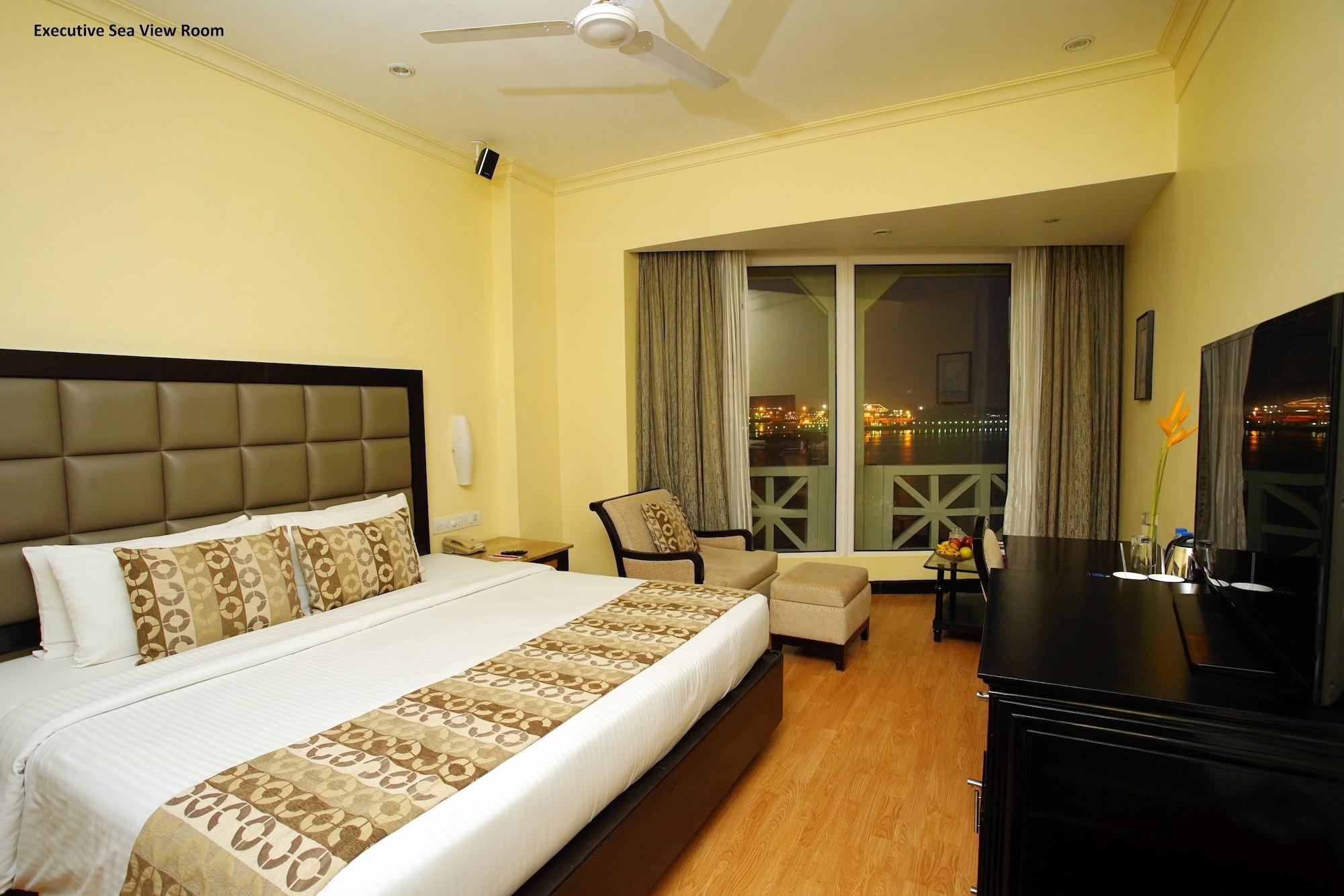 Vivanta Ernakulam, Marine Drive Hotel 5*