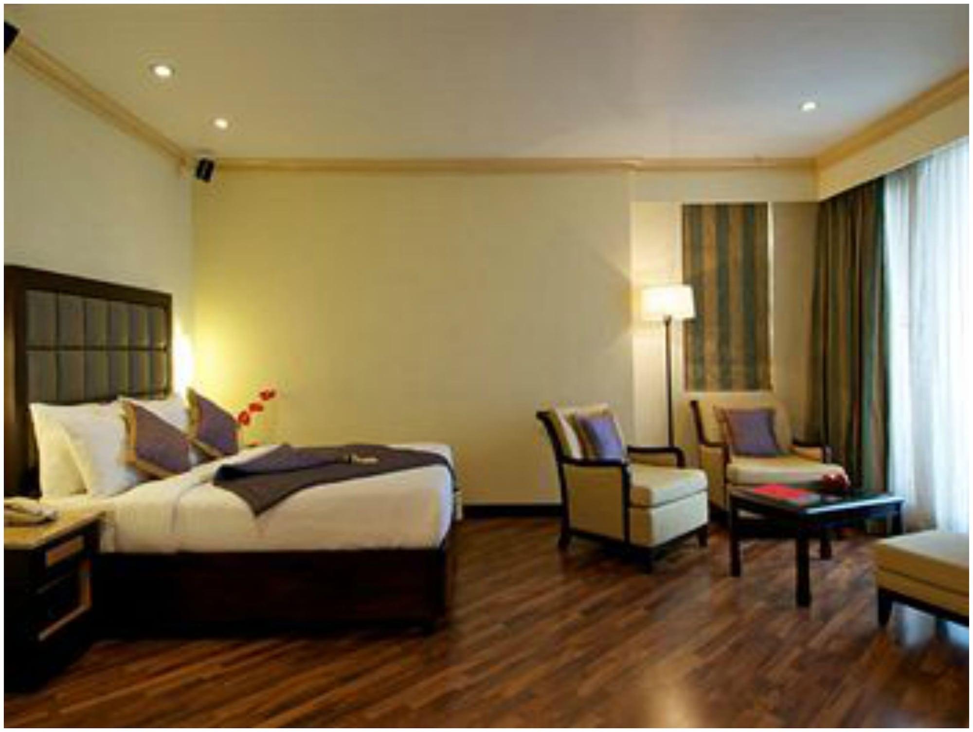 Vivanta Ernakulam, Marine Drive Hotel Kochi