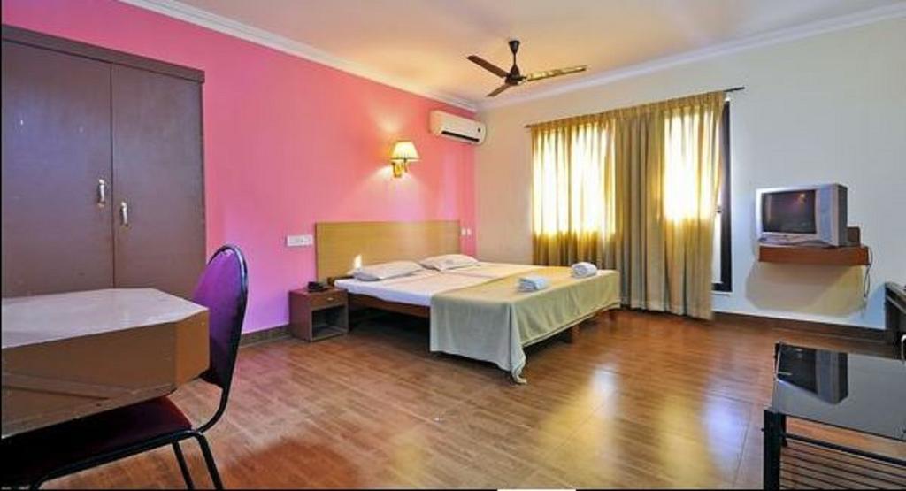 Srinivas 2* Kochi