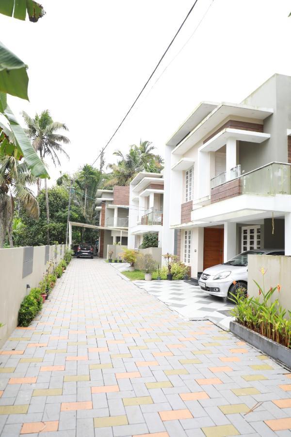 Joseph Cazle - 1 Villa Kochi