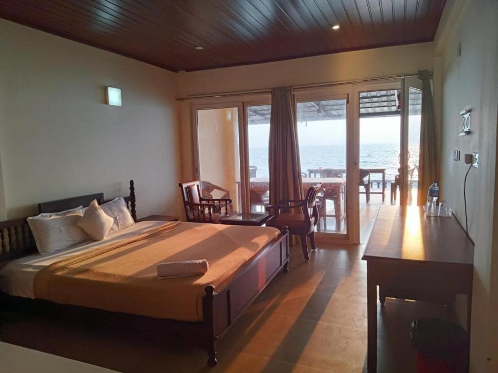 Hotel Baywatch Homes 2*