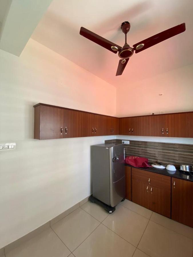 Apartment Solo Simrin Arcade Kadavanthra
