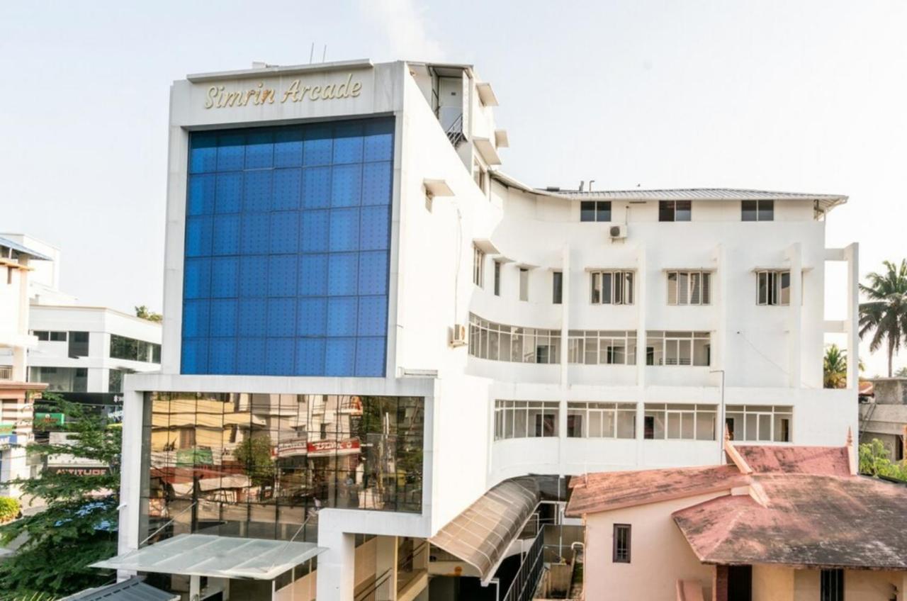 Solo Simrin Arcade Kadavanthra Kochi