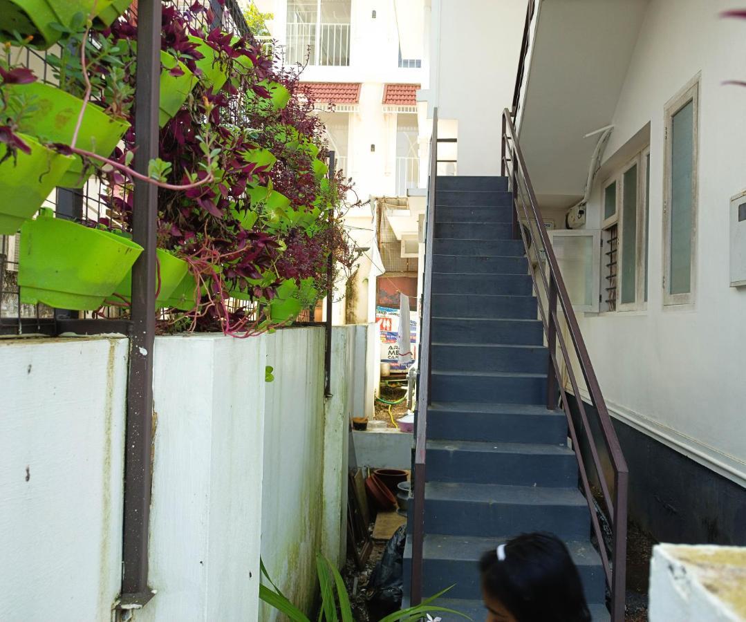 Prakriti Fortkochi Air Conditioned Homestay *