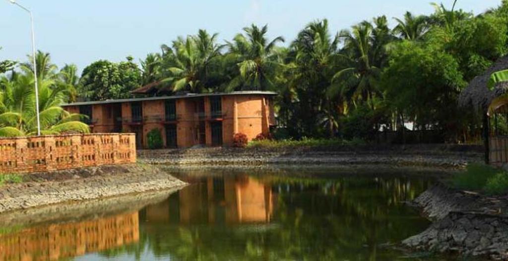 Hotel Bth Sarovaram 3*