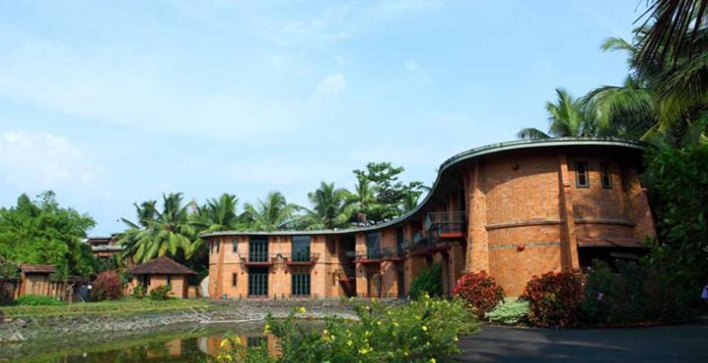 Hotel Bth Sarovaram 3*