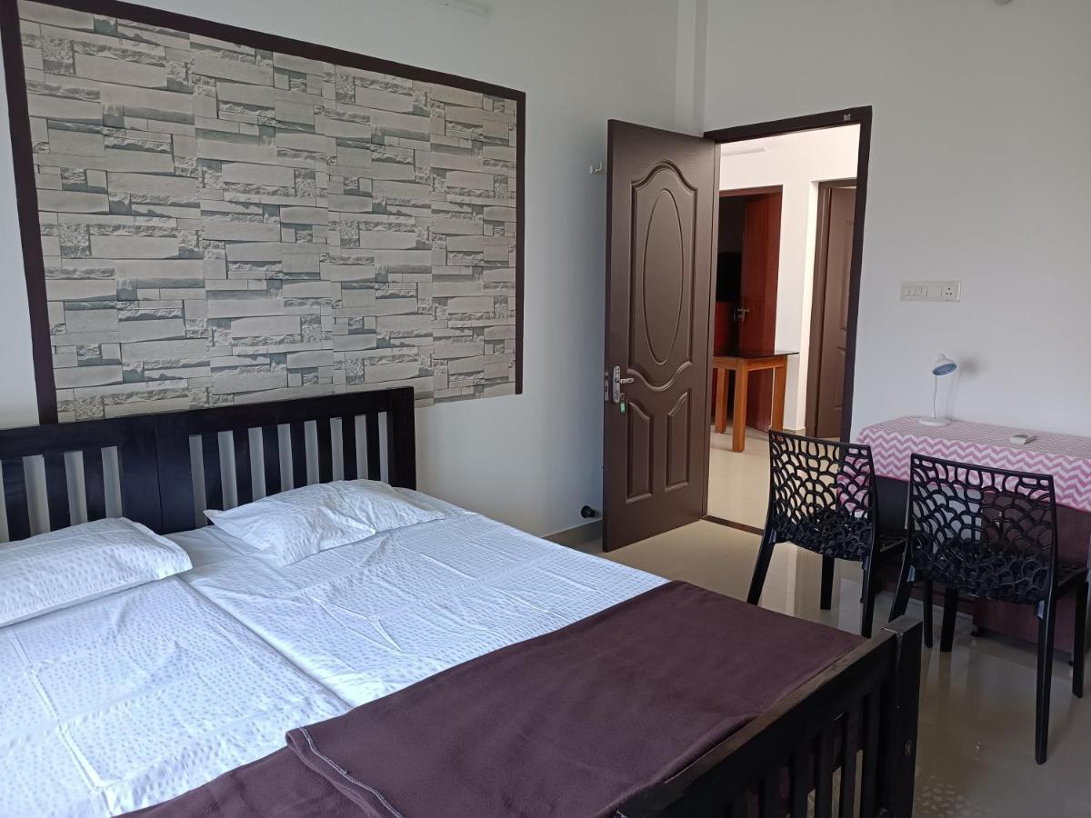 Prakriti Fortkochi Air Conditioned Homestay *
