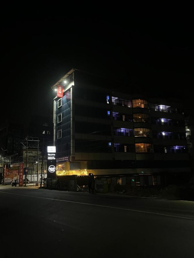 Tower 21 Regency 2*