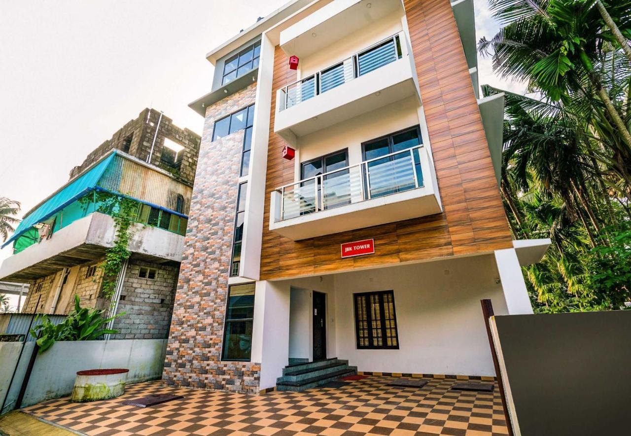 Apartment O Thykoodam *