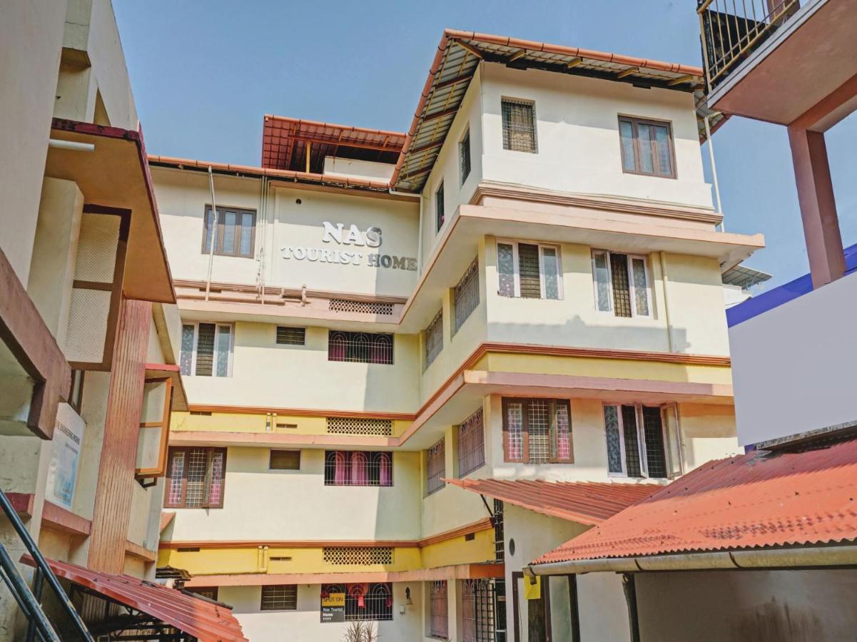 Oyo Nas Tourist Hotel Kochi