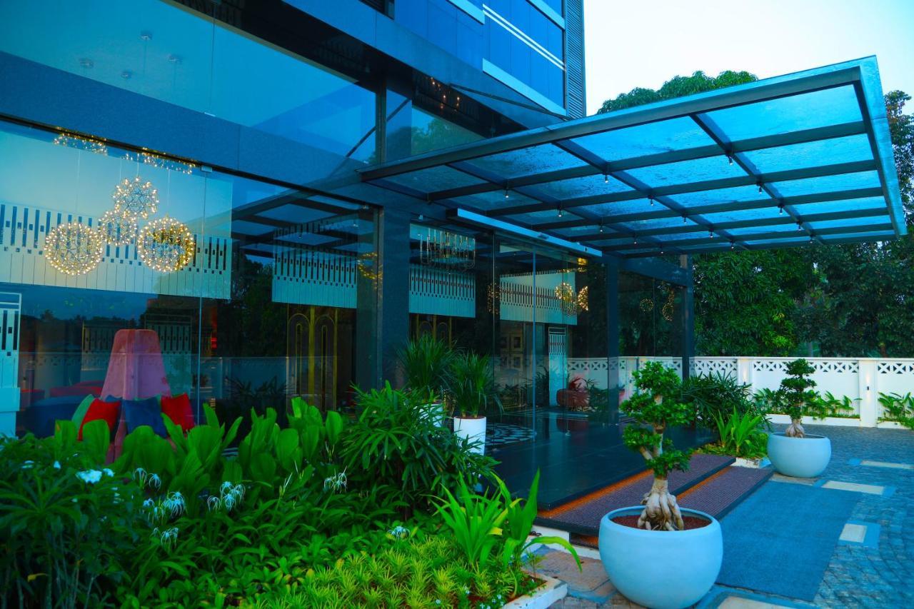 Hotel Noah Sky Kochi