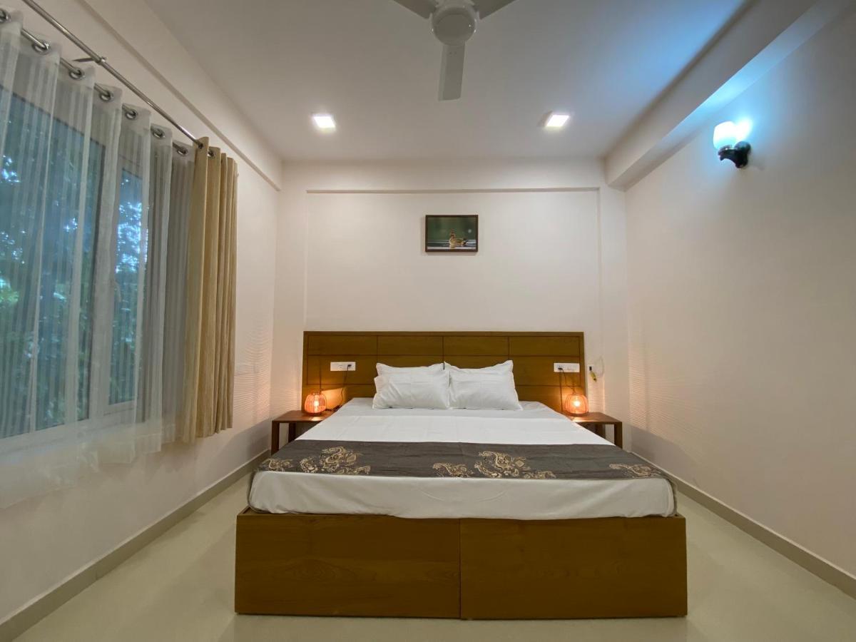 Daffodils Luxury Airport Hotel *