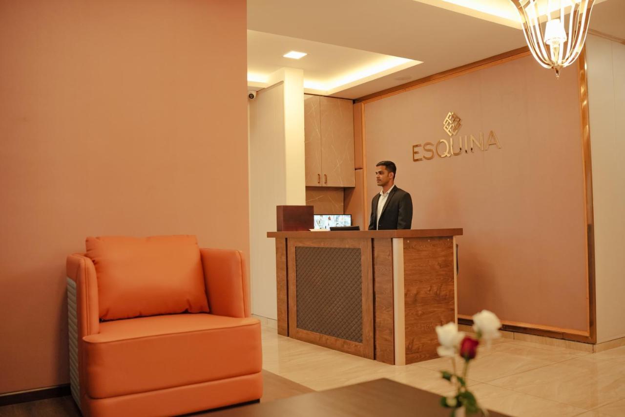Esquina Residency *