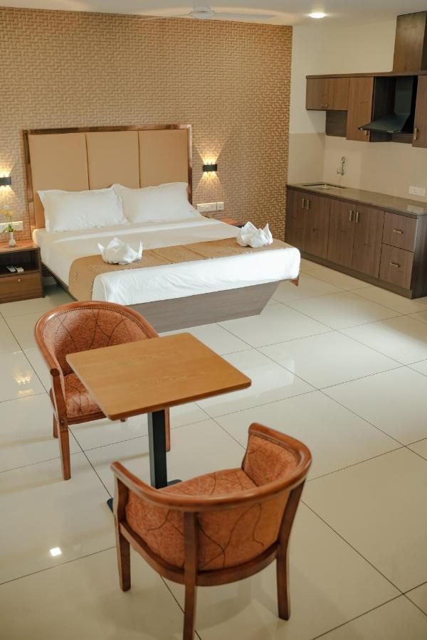 Esquina Residency