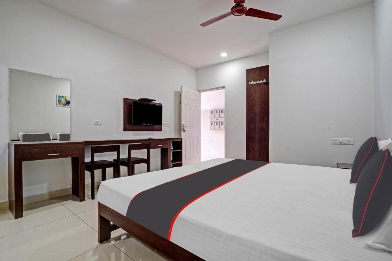 Collection O White House Pearl Kochi