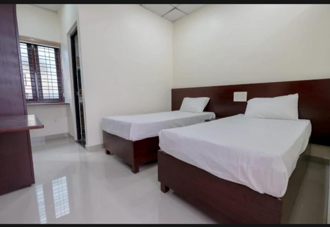 Masterkey Deluxe Hotel