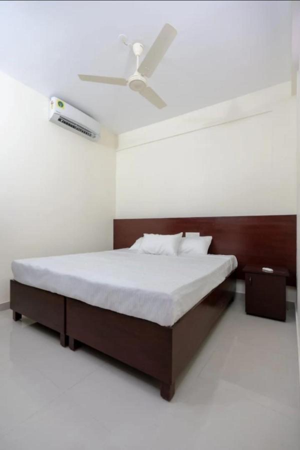 Masterkey Deluxe Hotel 2*